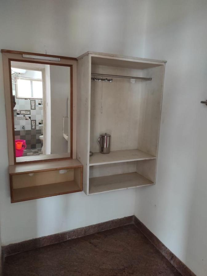 Sabari Residency Hotel Vālpārai Bagian luar foto