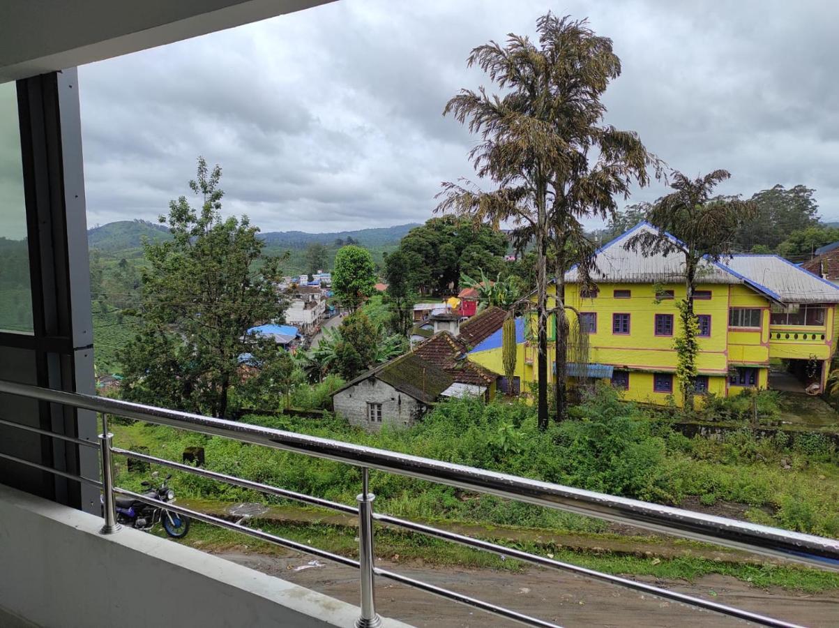 Sabari Residency Hotel Vālpārai Bagian luar foto