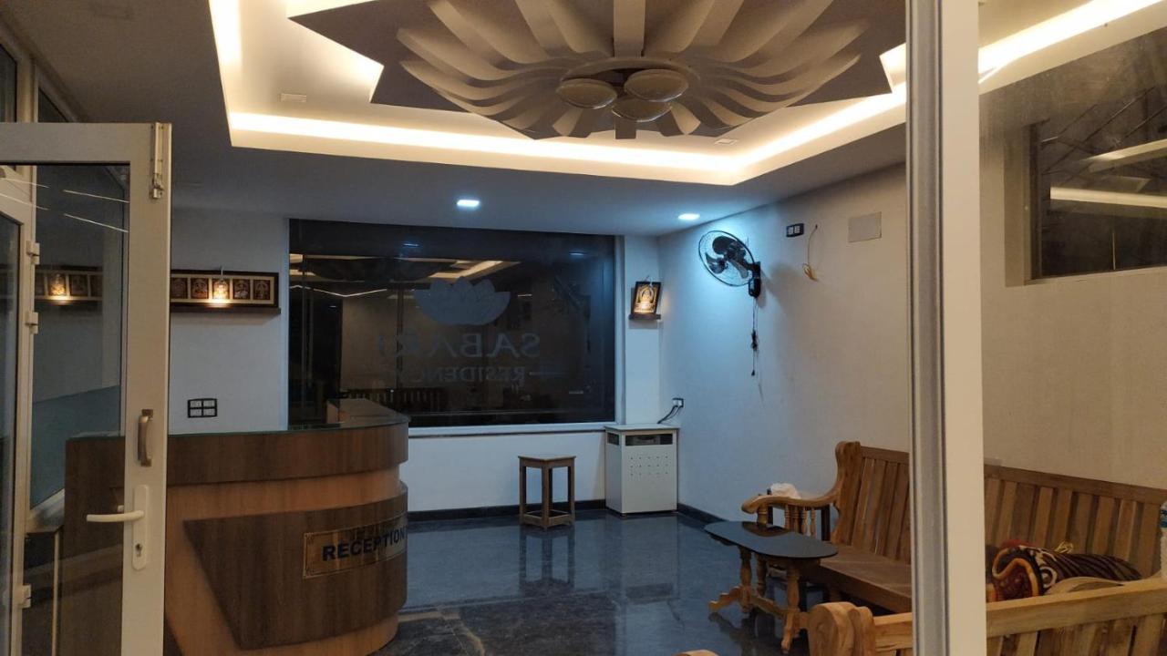 Sabari Residency Hotel Vālpārai Bagian luar foto