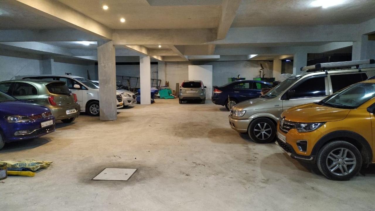 Sabari Residency Hotel Vālpārai Bagian luar foto