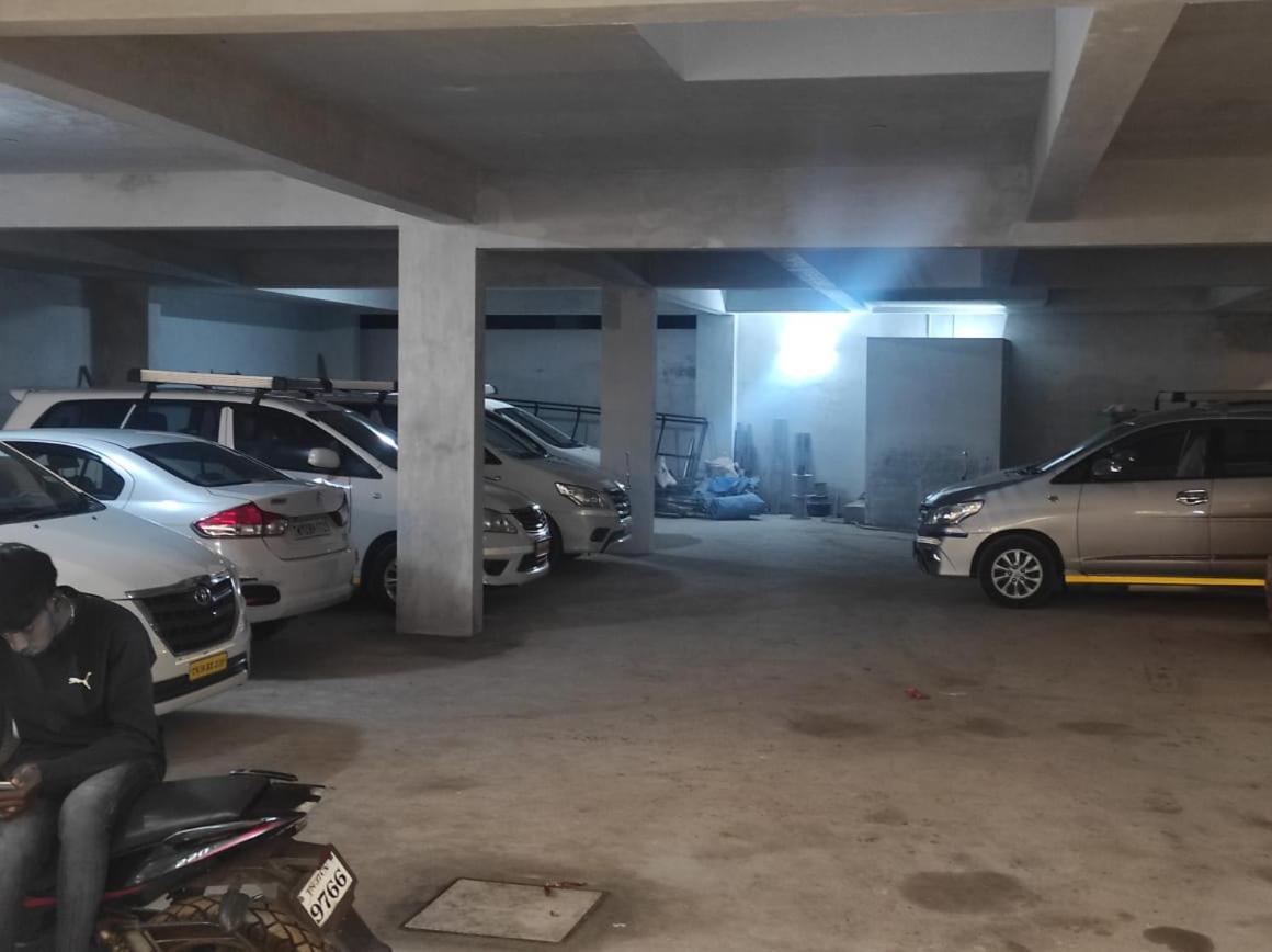 Sabari Residency Hotel Vālpārai Bagian luar foto